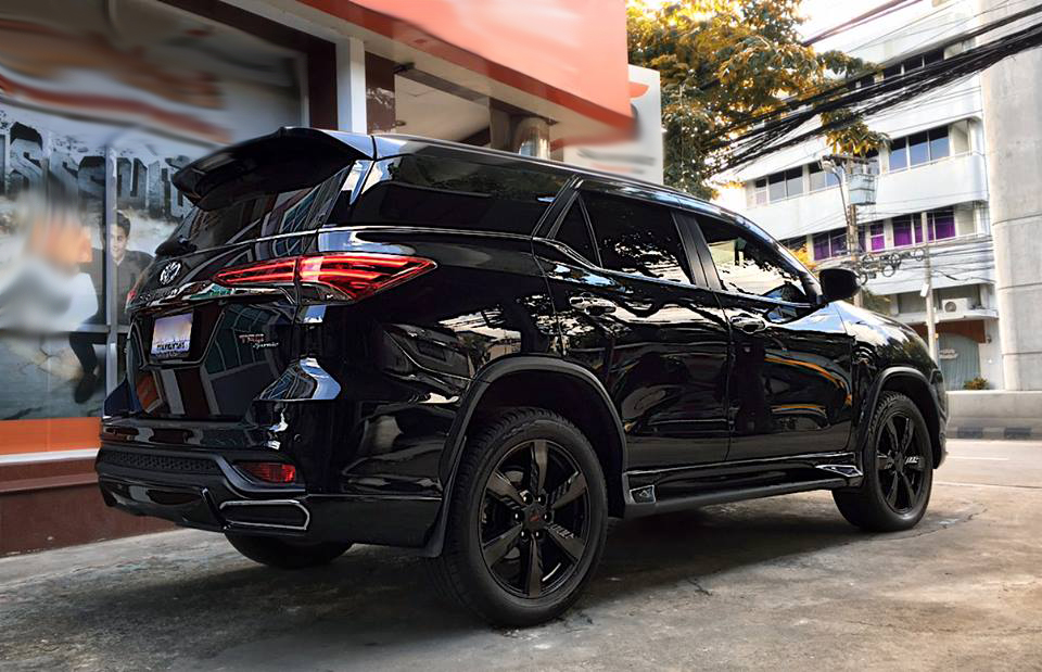 ĐỘ BODY KIT FORTUNER 2017 MẪU LEXUS